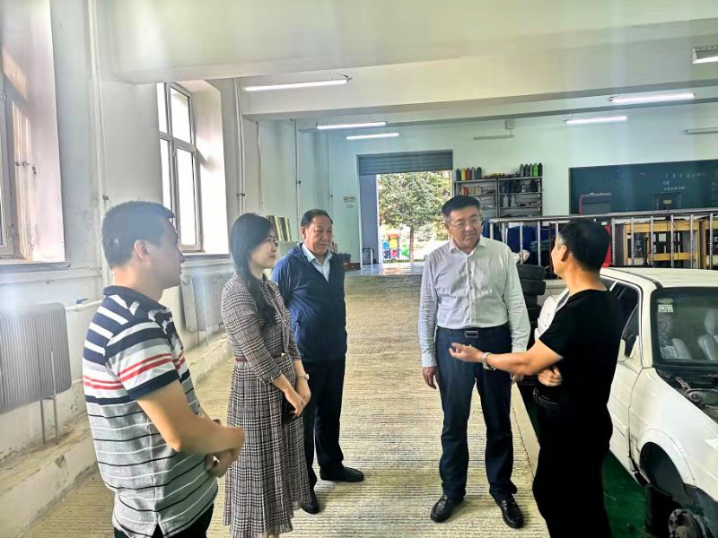 黨委書記麻昌杰同志深入教學一線實地調(diào)研