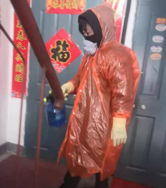 大學(xué)生志愿者勇?lián)?dāng)__為疫情防控貢獻(xiàn)青春力量