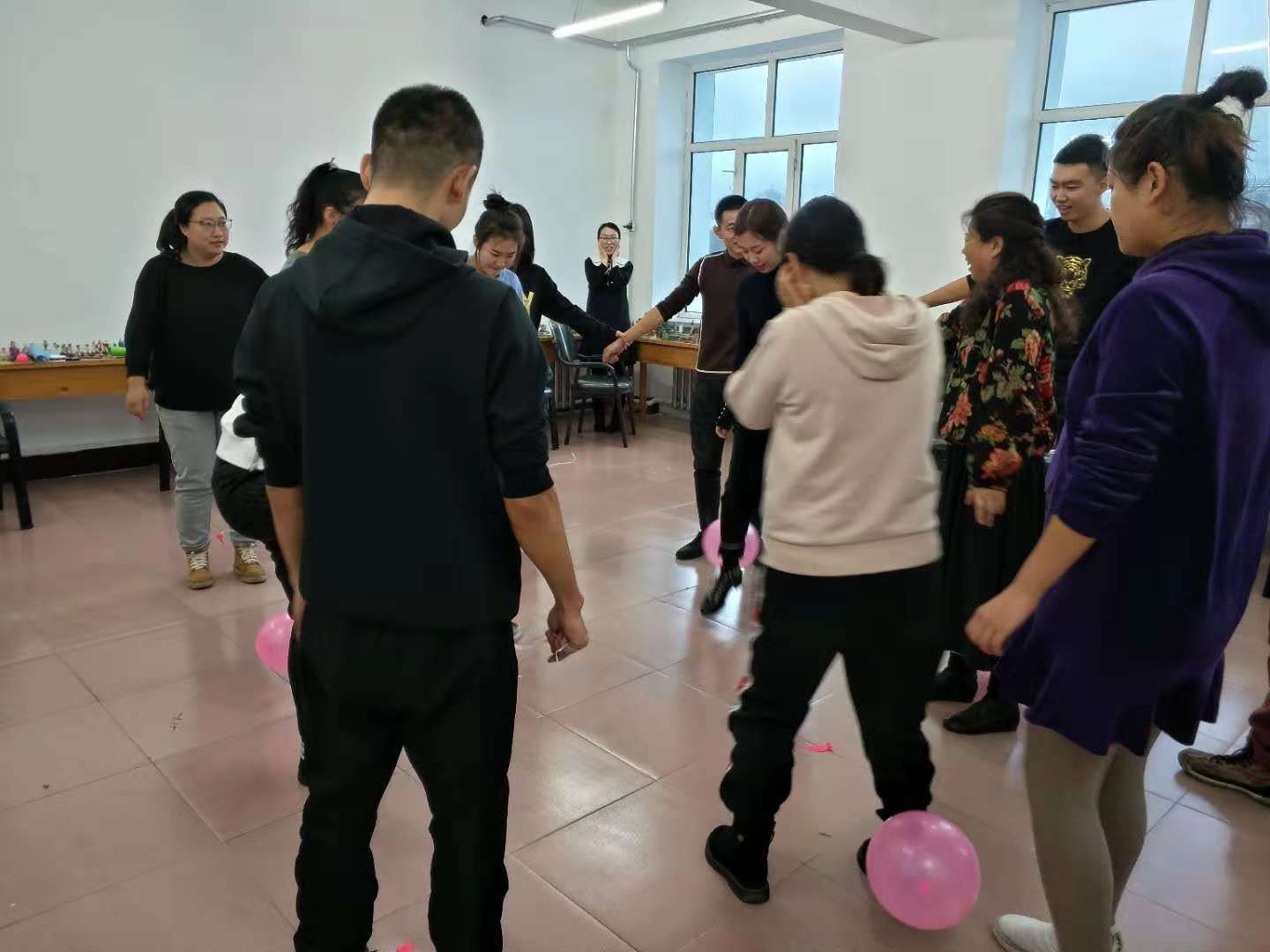 我校舉辦“科學減壓_促進心理健康”團體心理訓練活動 我校舉辦“科學減壓_促進心理健康”團體心理訓練活動