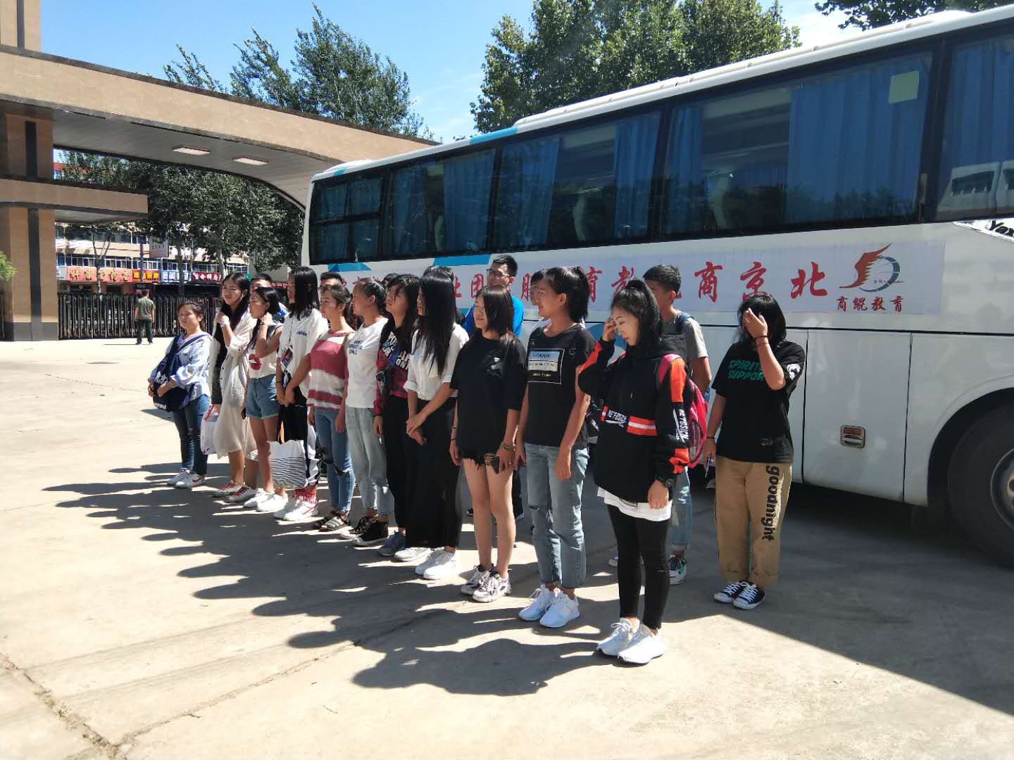 旅游商務(wù)學(xué)院高鐵、航空專業(yè)學(xué)生順利完成實習(xí)對接工作 旅游商務(wù)學(xué)院高鐵、航空專業(yè)學(xué)生順利完成實習(xí)對接工作