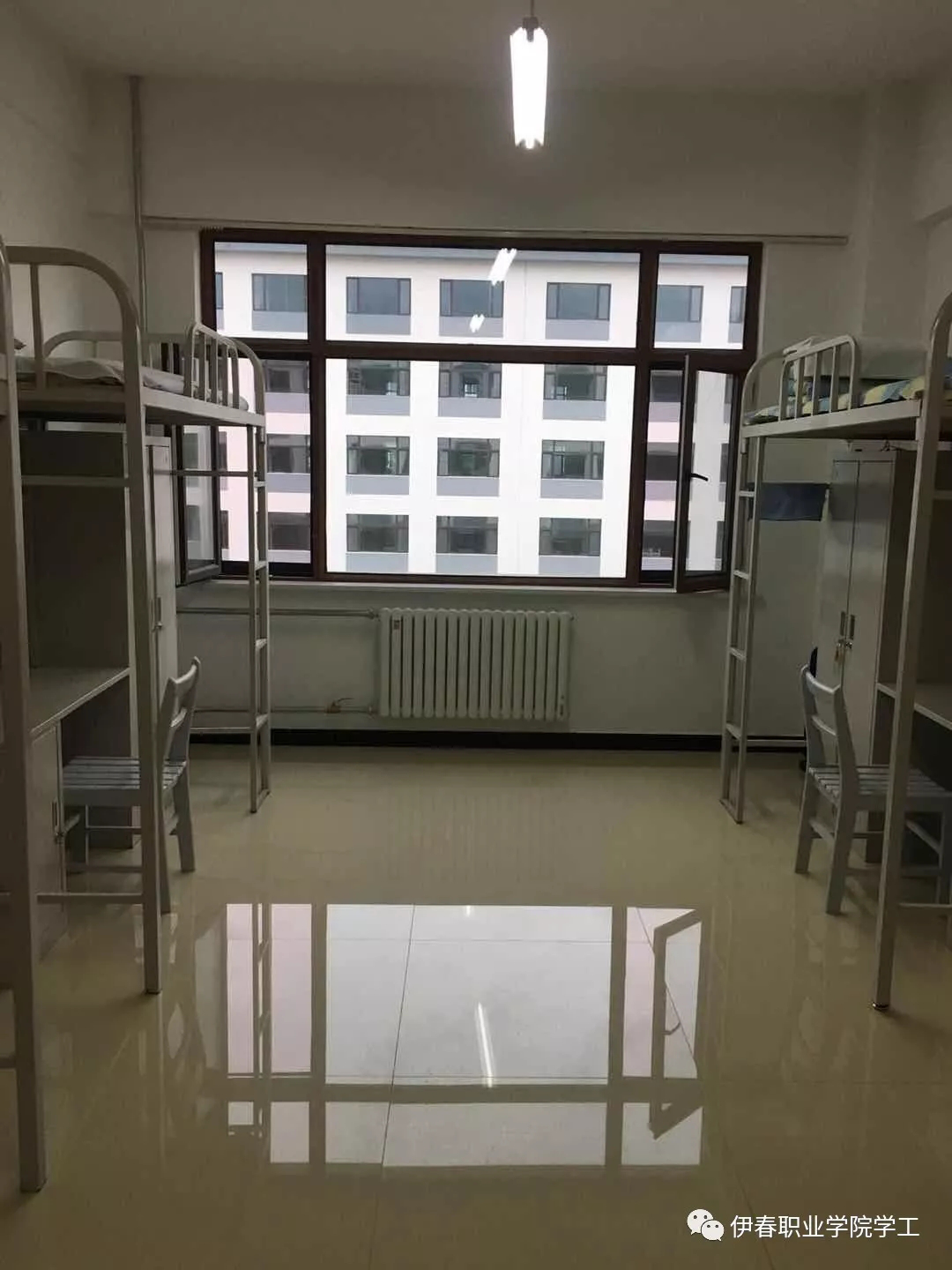 鶯遷喬木_燕入高樓_同心協(xié)力_眾志成城-_我校順利完成第四學生公寓調(diào)整搬遷任務 鶯遷喬木_燕入高樓_同心協(xié)力_眾志成城-_我校順利完成第四學生公寓調(diào)整搬遷任務