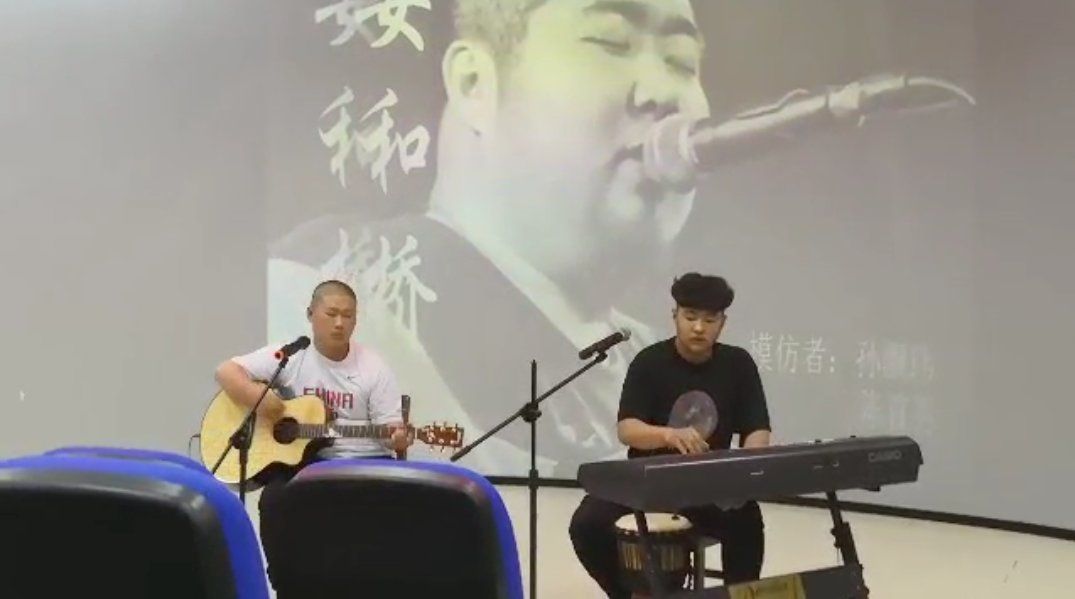 旅游商務(wù)學(xué)院成功舉辦“超級(jí)模仿秀”大賽 旅游商務(wù)學(xué)院成功舉辦“超級(jí)模仿秀”大賽