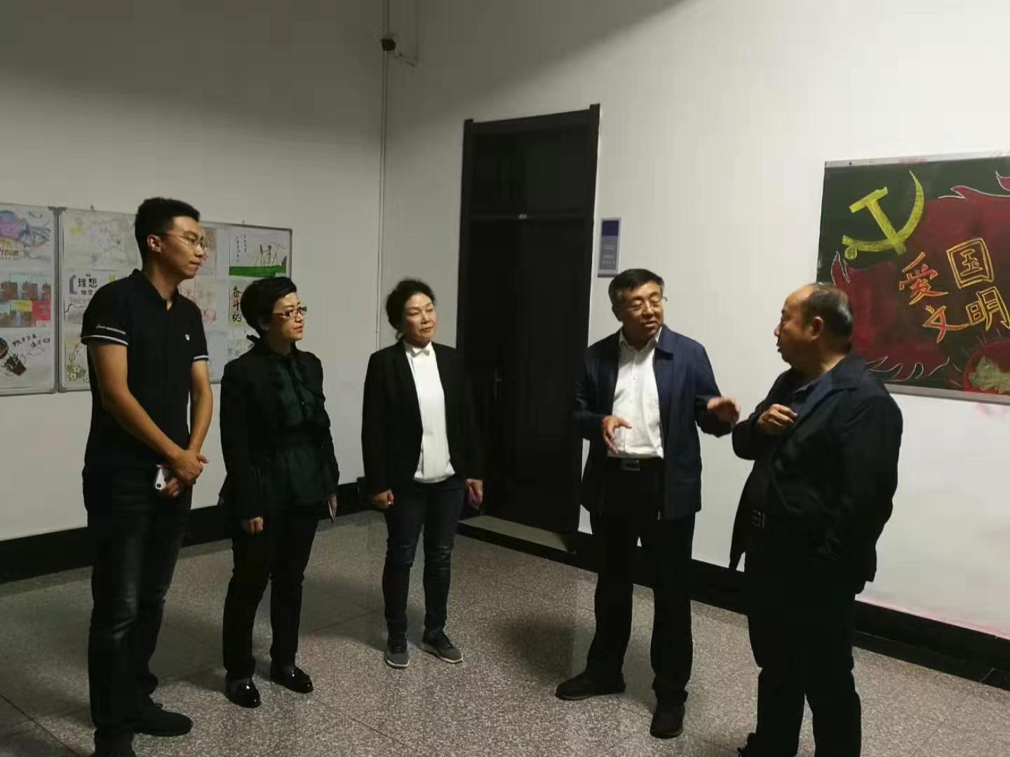 學(xué)校領(lǐng)導(dǎo)深入學(xué)生一線走訪慰問 學(xué)校領(lǐng)導(dǎo)深入學(xué)生一線走訪慰問