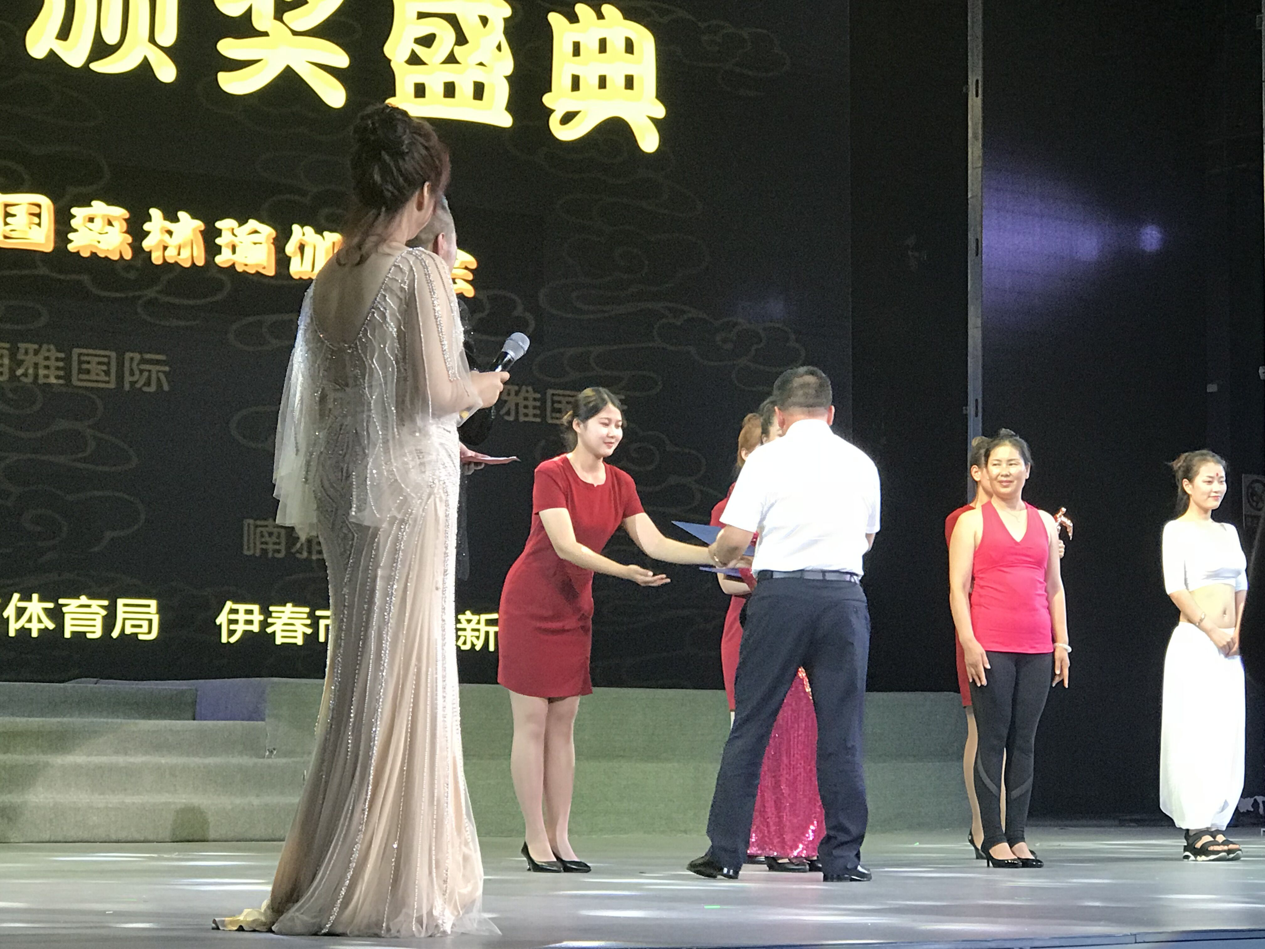 旅游商務(wù)學(xué)院師生為2018第五屆中國(guó)(東北亞)森林博覽會(huì)提供大會(huì)禮儀服務(wù)和志愿者服務(wù) 旅游商務(wù)學(xué)院師生為2018第五屆中國(guó)(東北亞)森林博覽會(huì)提供大會(huì)禮儀服務(wù)和志愿者服務(wù)