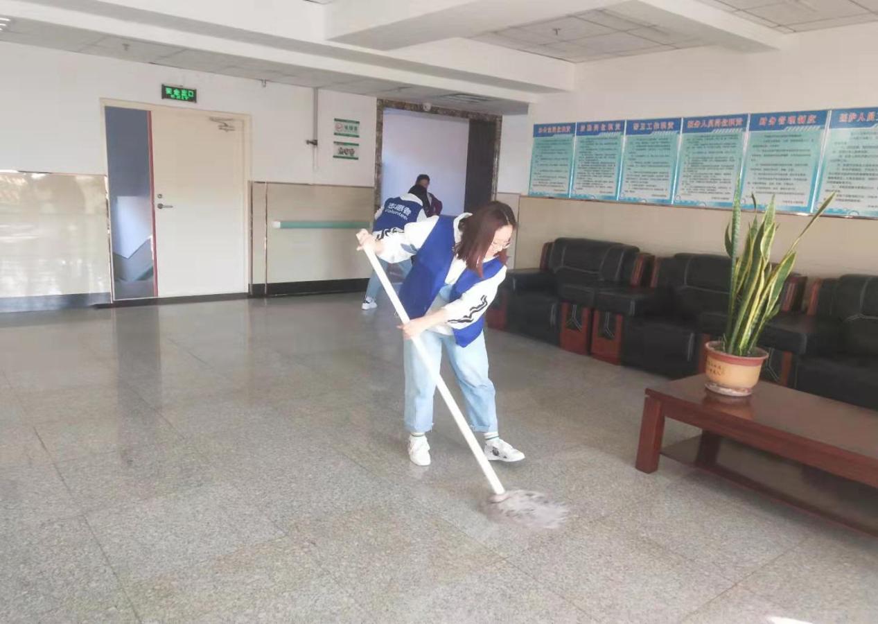 醫(yī)學(xué)技術(shù)學(xué)院開展敬老院慰問活動 醫(yī)學(xué)技術(shù)學(xué)院開展敬老院慰問活動