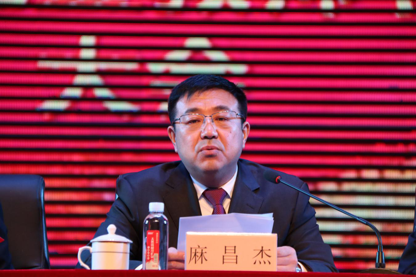 學(xué)院舉行慶祝新中國成立70周年文藝演出暨開學(xué)典禮、教師節(jié)表彰大會