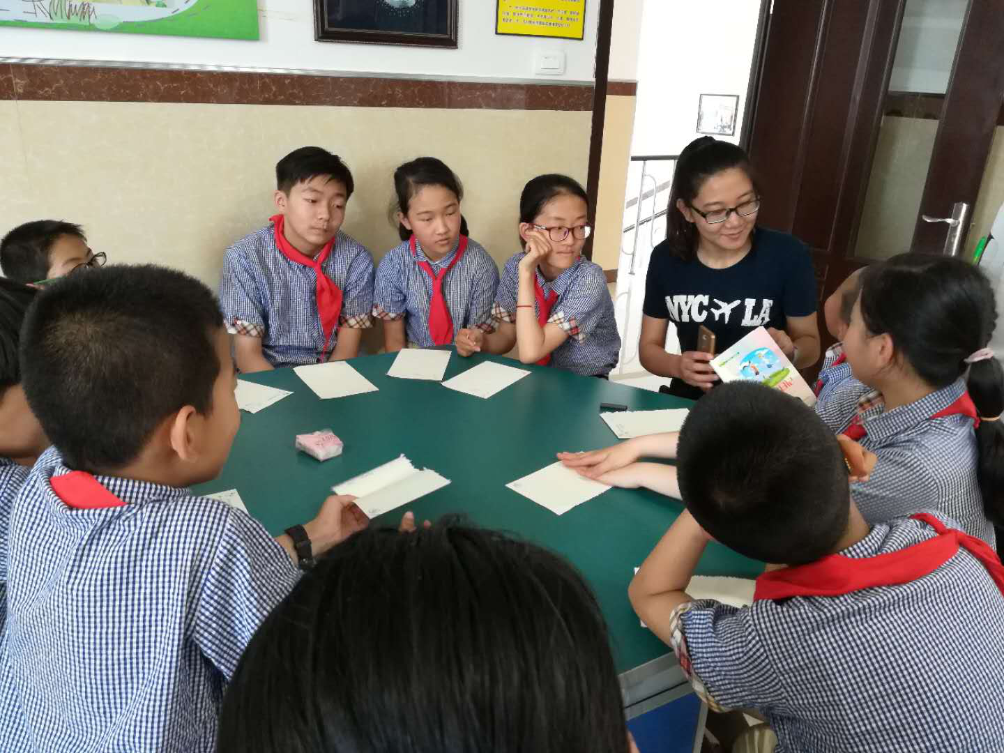 關(guān)愛(ài)留守兒童 攜手共同成長(zhǎng) 關(guān)愛(ài)留守兒童 攜手共同成長(zhǎng)