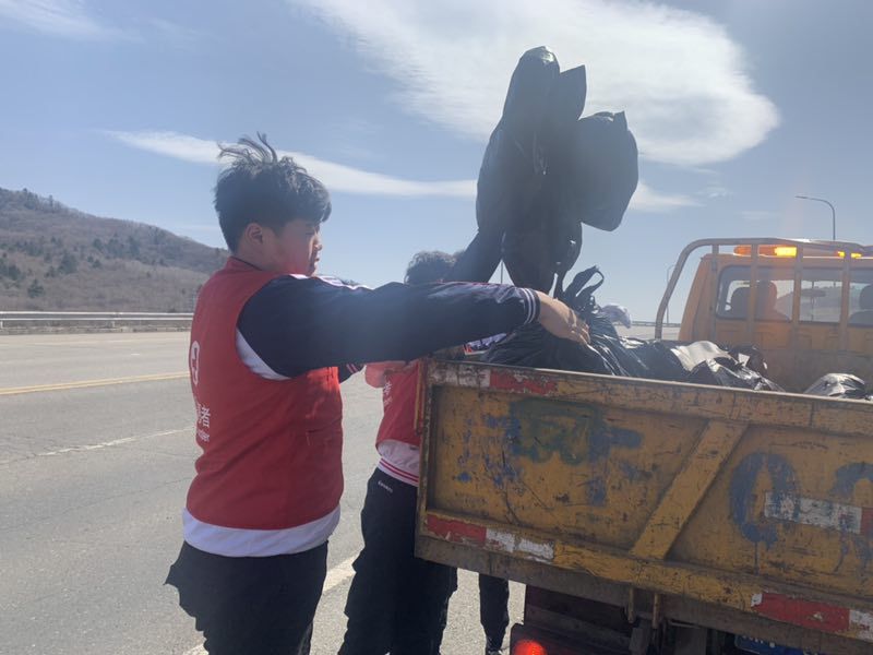 我校開展與社區(qū)志愿服務(wù)對接活動啟動儀式