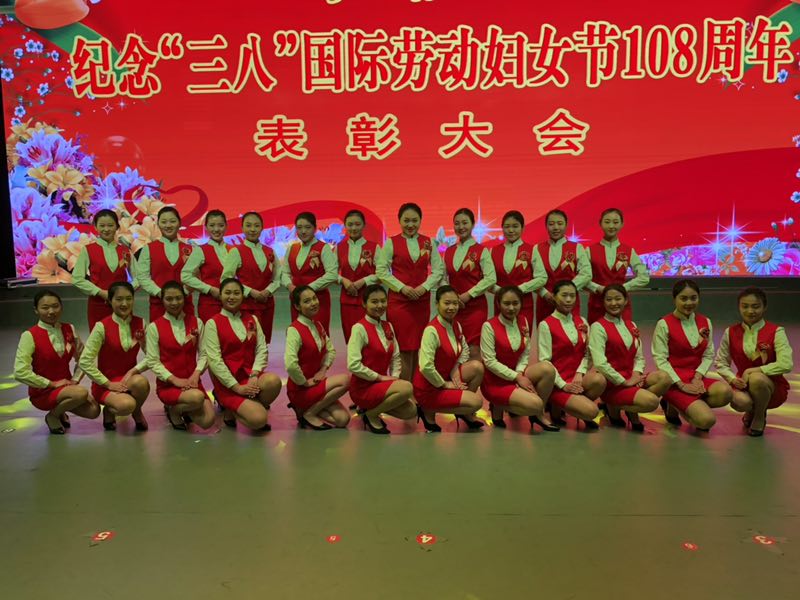 旅游商務(wù)學(xué)院高鐵專(zhuān)業(yè)學(xué)生為我市大型活動(dòng)提供志愿服務(wù) 旅游商務(wù)學(xué)院高鐵專(zhuān)業(yè)學(xué)生為我市大型活動(dòng)提供志愿服務(wù)