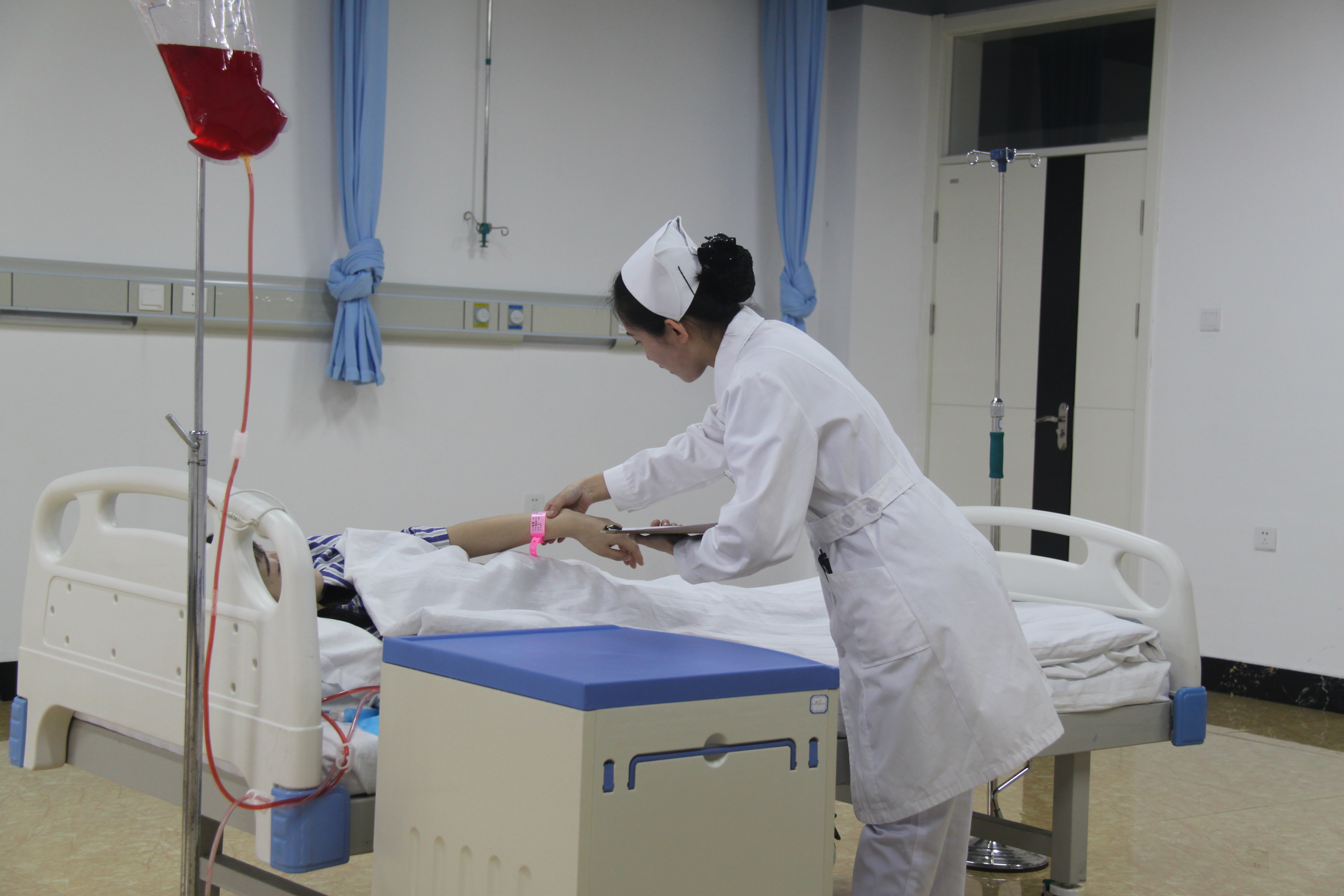 醫(yī)學技術學院舉辦護理技能大賽 醫(yī)學技術學院舉辦護理技能大賽