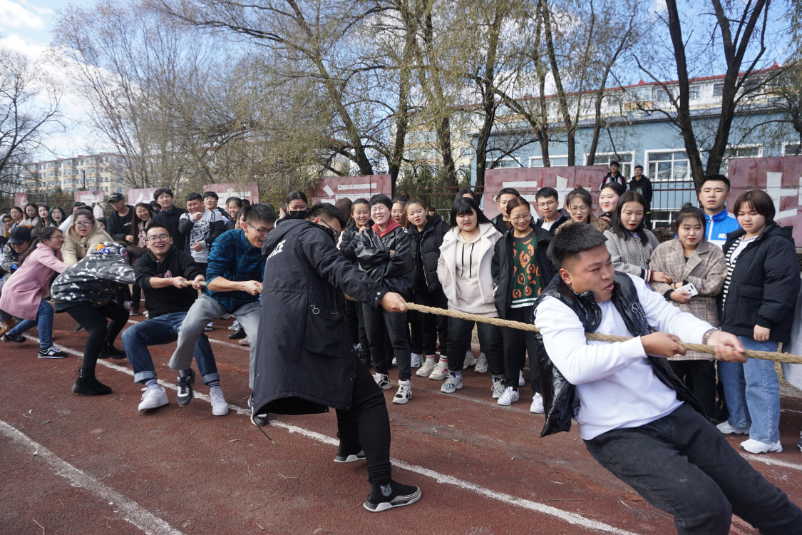 凝心聚力揚風(fēng)采_拔河比賽 凝心聚力揚風(fēng)采_拔河比賽