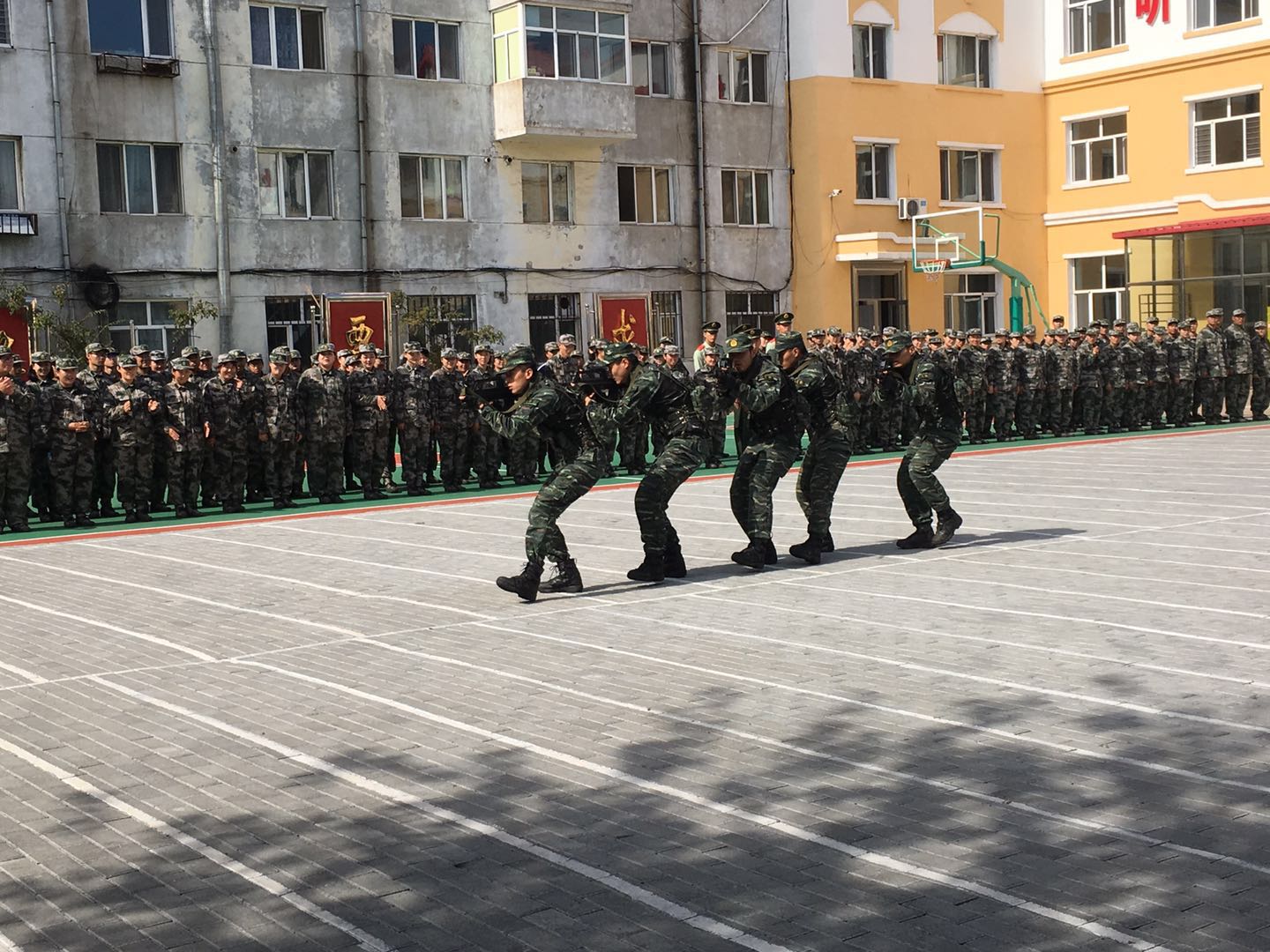 全民國防教育日_我校學子走進軍營接受國防教育