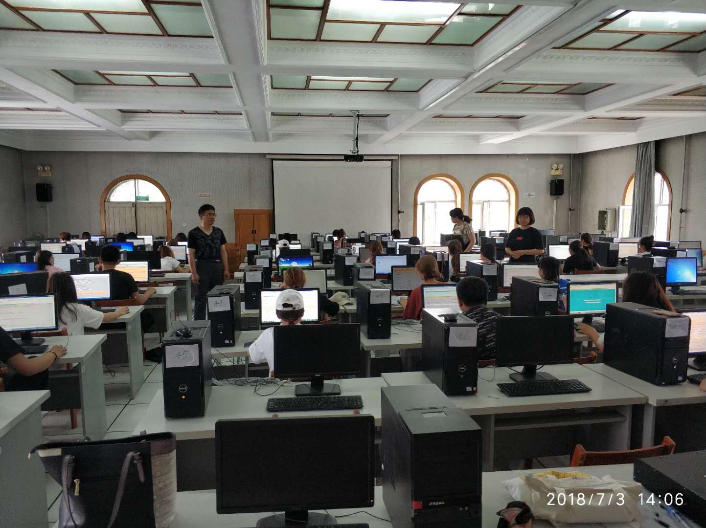 伊春職業(yè)學(xué)院2017—2018學(xué)年第二學(xué)期期末考試工作 伊春職業(yè)學(xué)院2017—2018學(xué)年第二學(xué)期期末考試工作