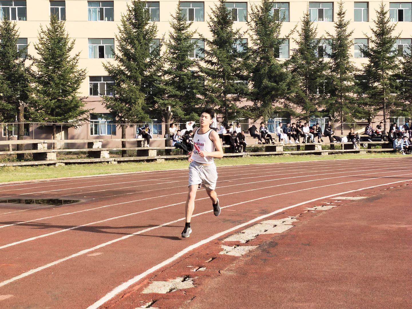 伊春職業(yè)學(xué)院舉辦2019年學(xué)生迎春場(chǎng)地接力比賽