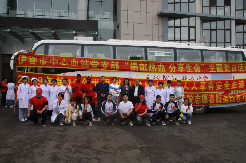 愛(ài)心凝聚力量_奉獻(xiàn)鑄就青春 愛(ài)心凝聚力量_奉獻(xiàn)鑄就青春