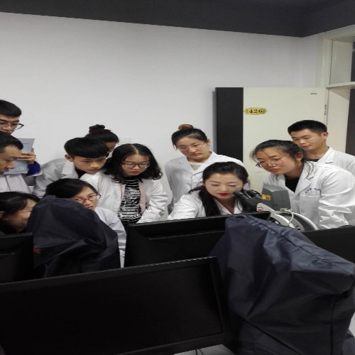 醫(yī)學(xué)檢驗(yàn)專業(yè)實(shí)訓(xùn)課剪影 醫(yī)學(xué)檢驗(yàn)專業(yè)實(shí)訓(xùn)課剪影