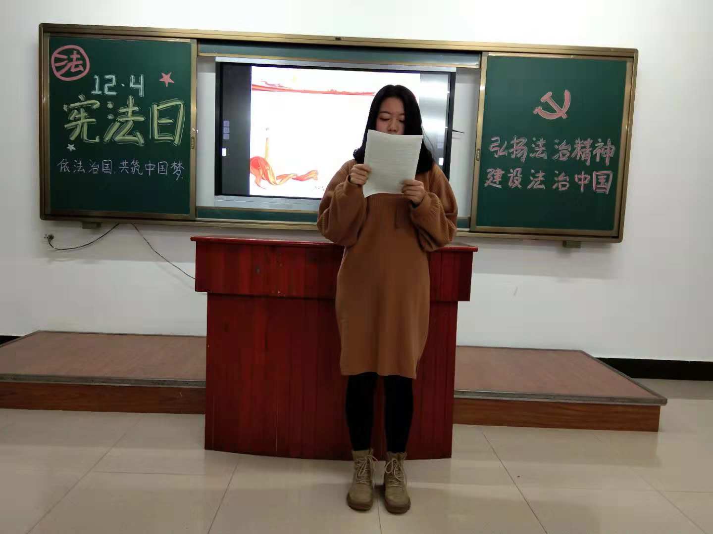 旅游商務學院2018級學生舉行 旅游商務學院2018級學生舉行