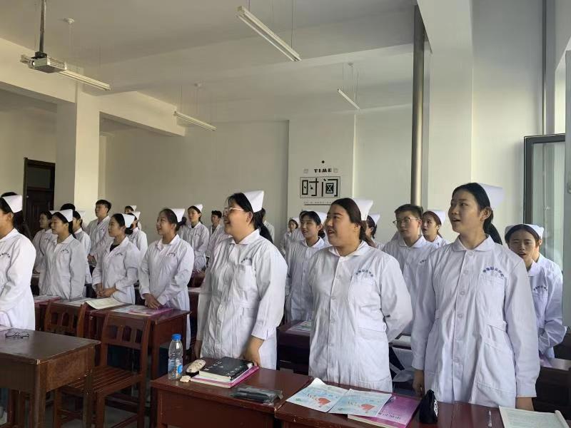 醫(yī)學院課前一支紅歌_歌唱偉大的祖國 醫(yī)學院課前一支紅歌_歌唱偉大的祖國