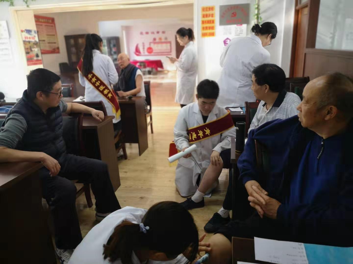 志愿服務(wù)活動(dòng)暖人心 志愿服務(wù)活動(dòng)暖人心