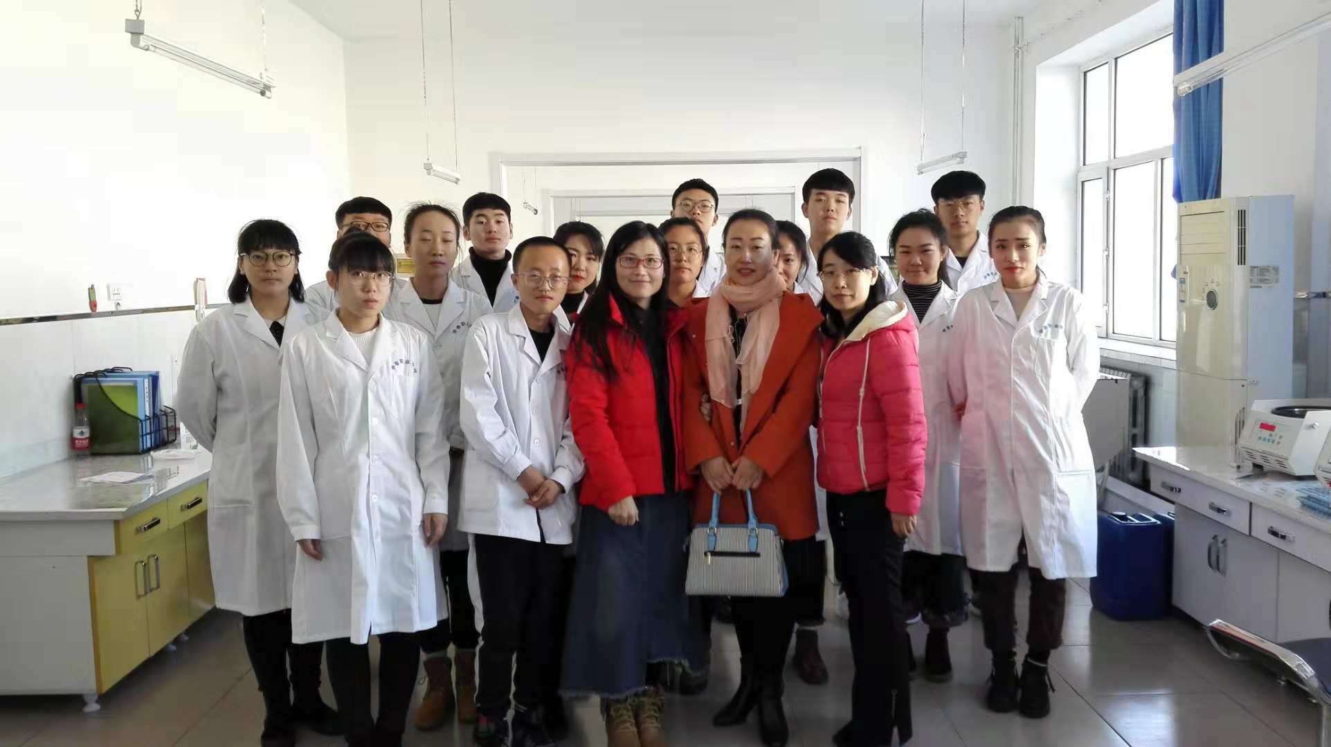 醫(yī)學(xué)技術(shù)學(xué)院學(xué)生課間見(jiàn)習(xí)情況 醫(yī)學(xué)技術(shù)學(xué)院學(xué)生課間見(jiàn)習(xí)情況