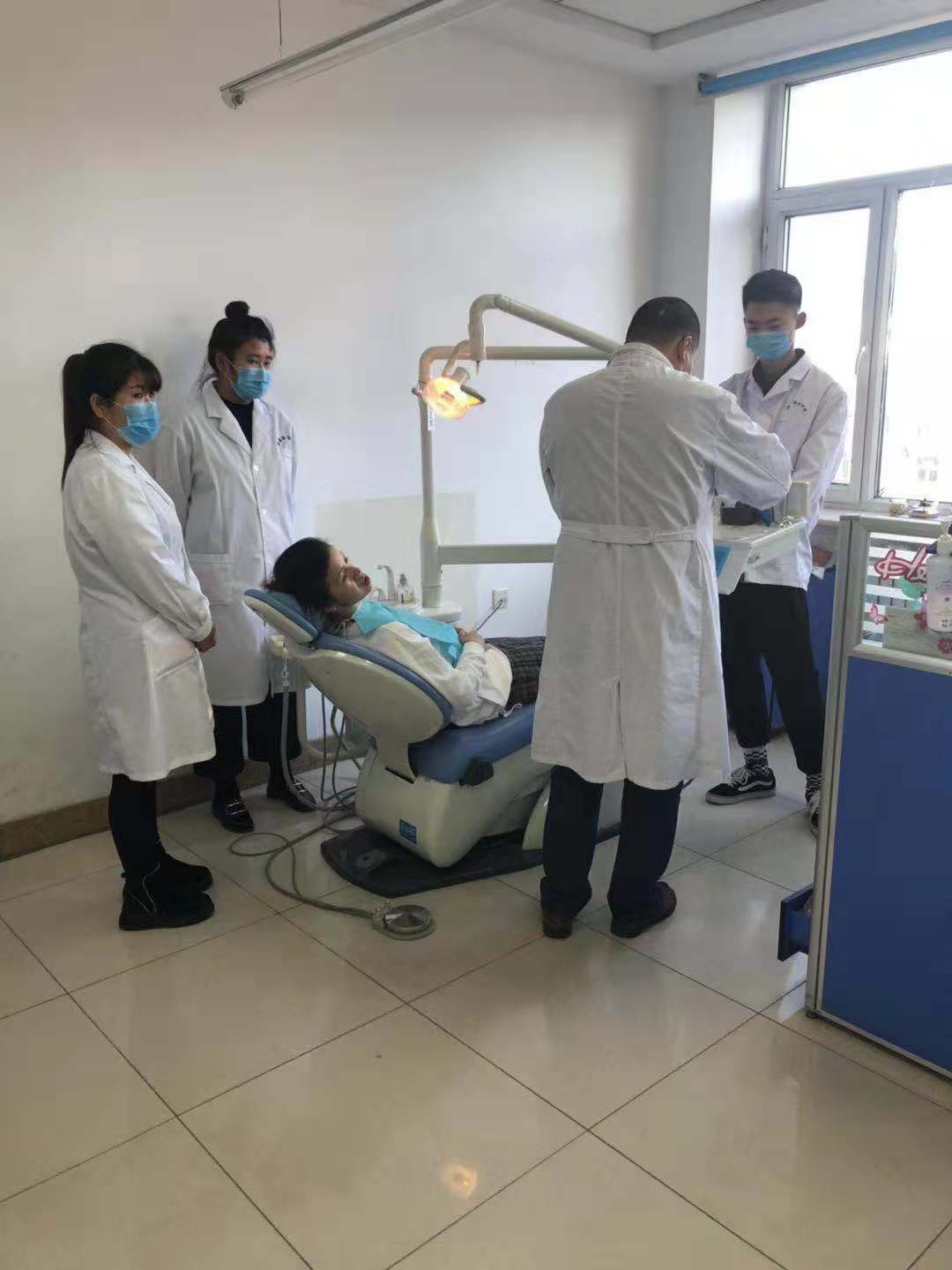 醫(yī)學(xué)技術(shù)學(xué)院學(xué)生課間見(jiàn)習(xí)情況 醫(yī)學(xué)技術(shù)學(xué)院學(xué)生課間見(jiàn)習(xí)情況