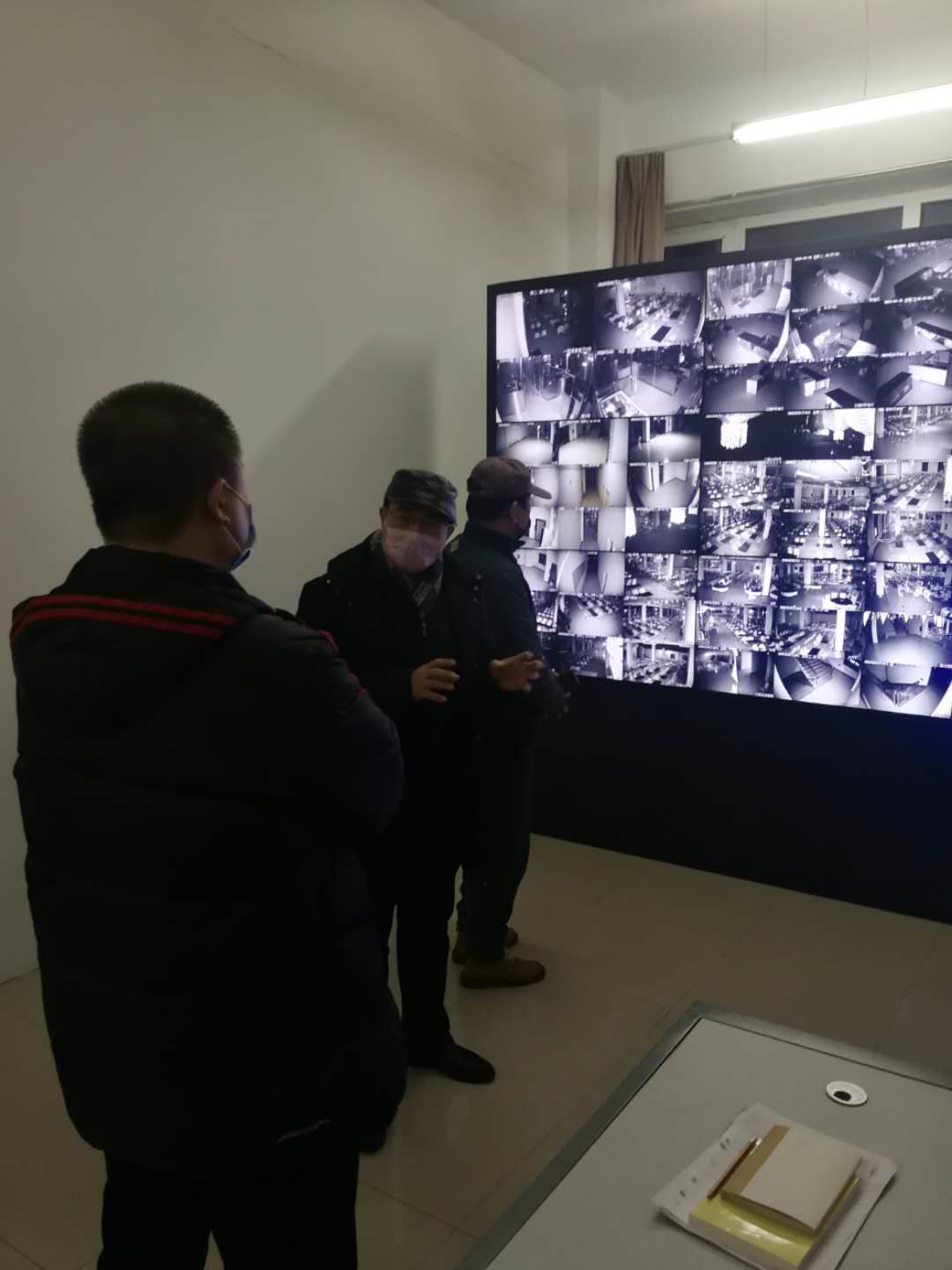 學校領(lǐng)導深入一線檢查指導疫情防控工作